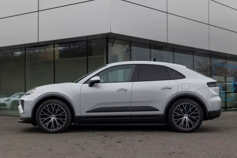 Porsche Macan din 2025 cu 3.900 km - oferta POR142921 - foto 2