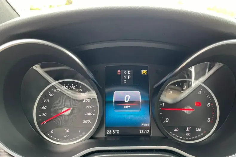 Mercedes-Benz V 300 din 2022 cu 69.990 km - oferta MER142941 - foto 18