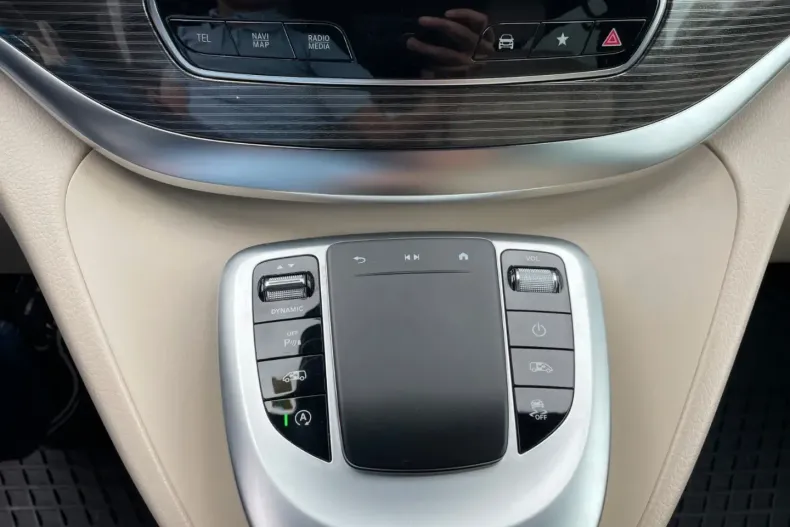 Mercedes-Benz V 300 din 2022 cu 69.990 km - oferta MER142941 - foto 24