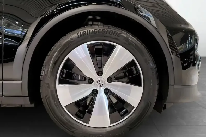 Porsche Macan din 2025 cu 4.352 km - oferta POR142942 - foto 3