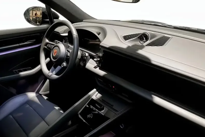 Porsche Macan din 2025 cu 4.352 km - oferta POR142942 - foto 6