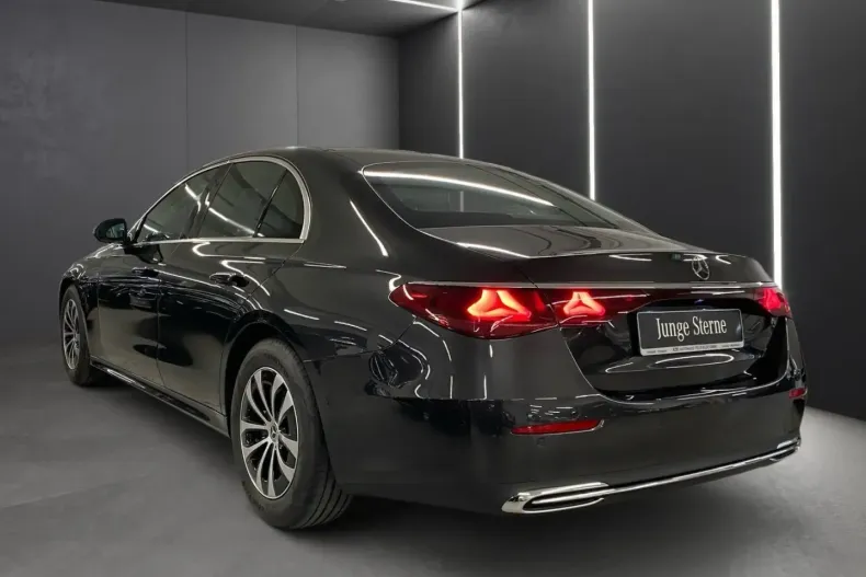 Mercedes-Benz E 200 din 2024 cu 9.854 km - oferta MER142971 - foto 3