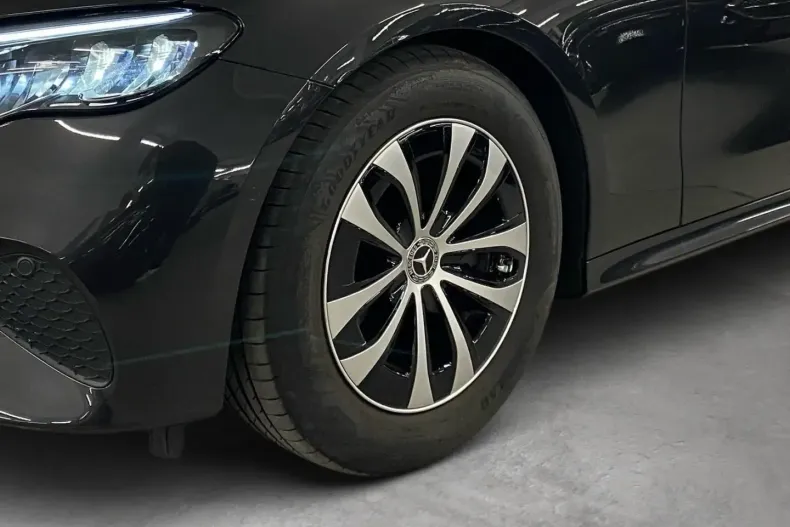 Mercedes-Benz E 200 din 2024 cu 9.854 km - oferta MER142971 - foto 5