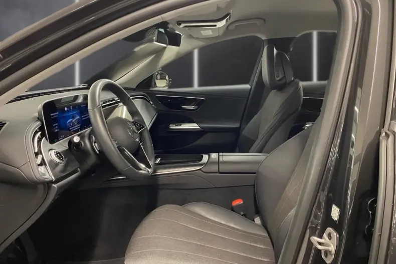 Mercedes-Benz E 200 din 2024 cu 9.854 km - oferta MER142971 - foto 6