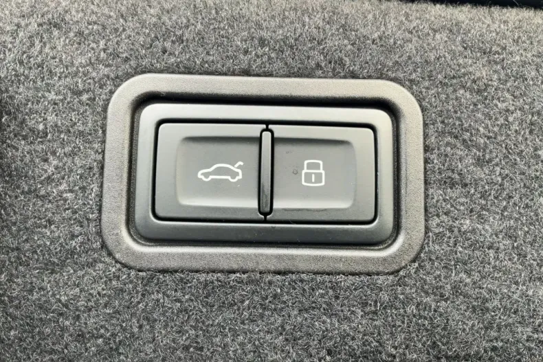 Audi A8 din 2023 cu 39.828 km - oferta AUD142975 - foto 15