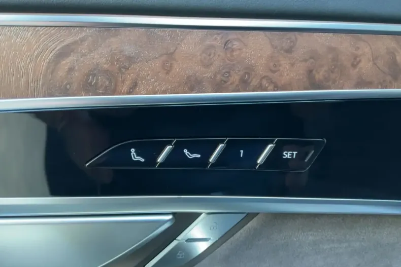 Audi A8 din 2023 cu 39.828 km - oferta AUD142975 - foto 25