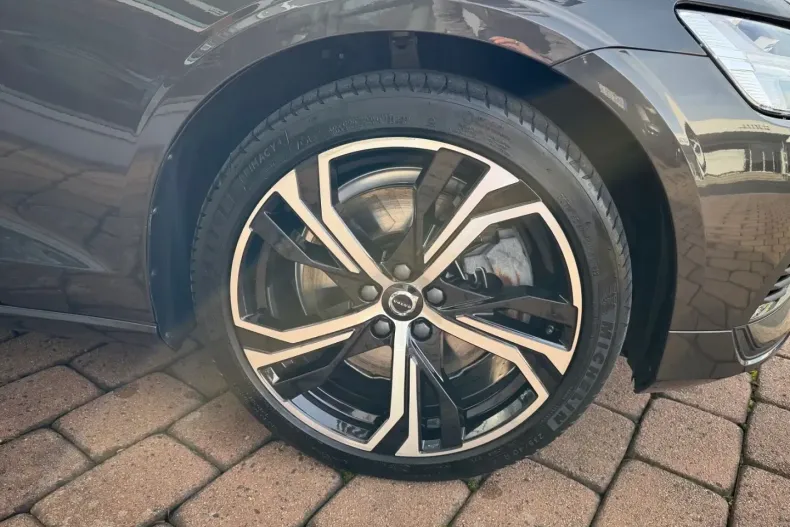 Volvo V60 din 2022 cu 72.340 km - oferta VOL142979 - foto 6