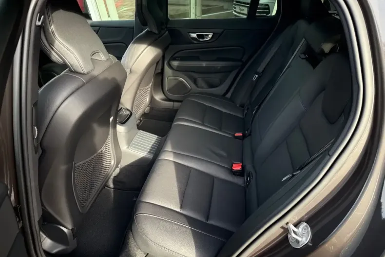 Volvo V60 din 2022 cu 72.340 km - oferta VOL142979 - foto 9