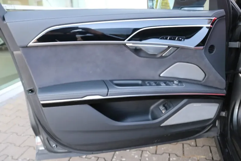 Audi A8 din 2023 cu 49.350 km - oferta AUD142980 - foto 6