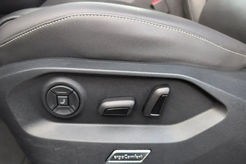 Volkswagen Touareg din 2022 cu 64.688 km - oferta VOL142987 - foto 16