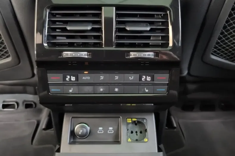 Volkswagen Touareg din 2022 cu 64.688 km - oferta VOL142987 - foto 19