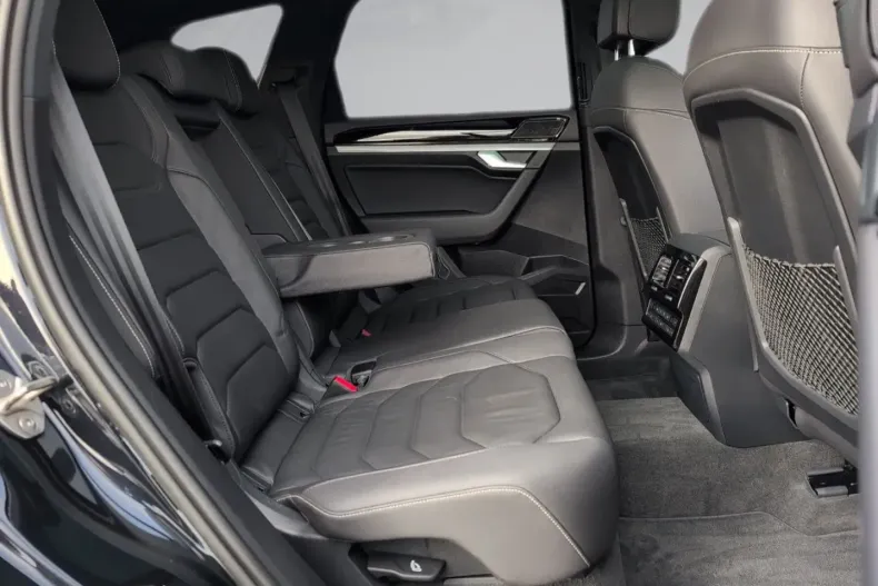 Volkswagen Touareg din 2022 cu 64.688 km - oferta VOL142987 - foto 20