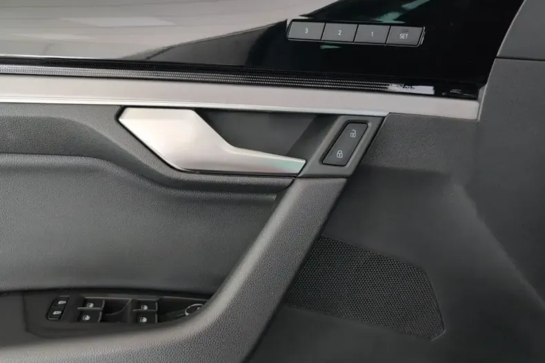 Volkswagen Touareg din 2022 cu 64.688 km - oferta VOL142987 - foto 31