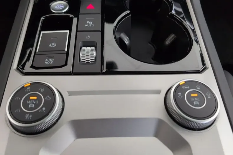 Volkswagen Touareg din 2022 cu 64.688 km - oferta VOL142987 - foto 46