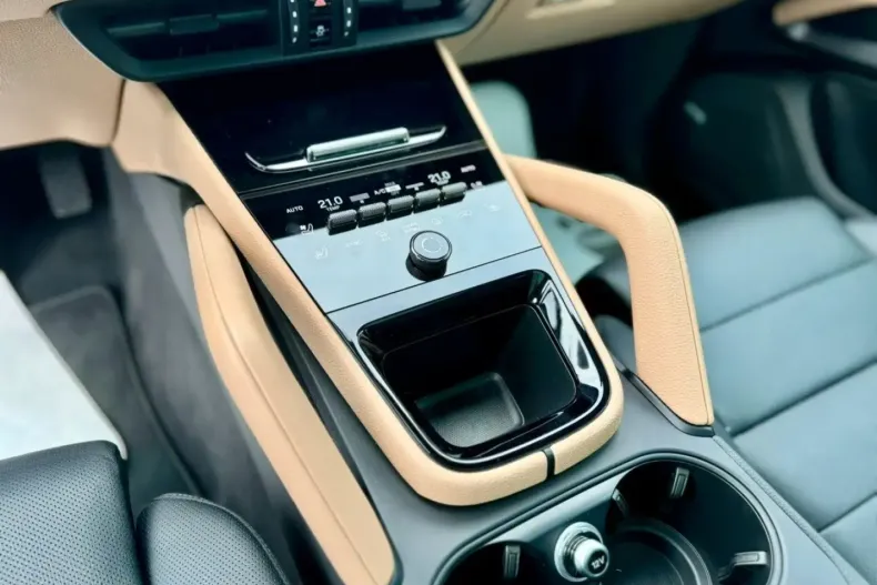 Porsche Cayenne din 2024 cu 19.940 km - oferta POR142992 - foto 12