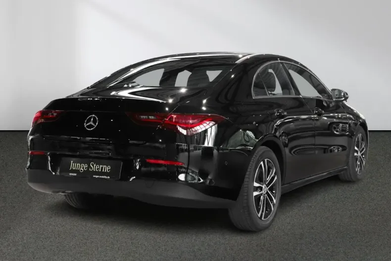 Mercedes-Benz CLA 180 din 2024 cu 14.705 km - oferta MER143006 - foto 2