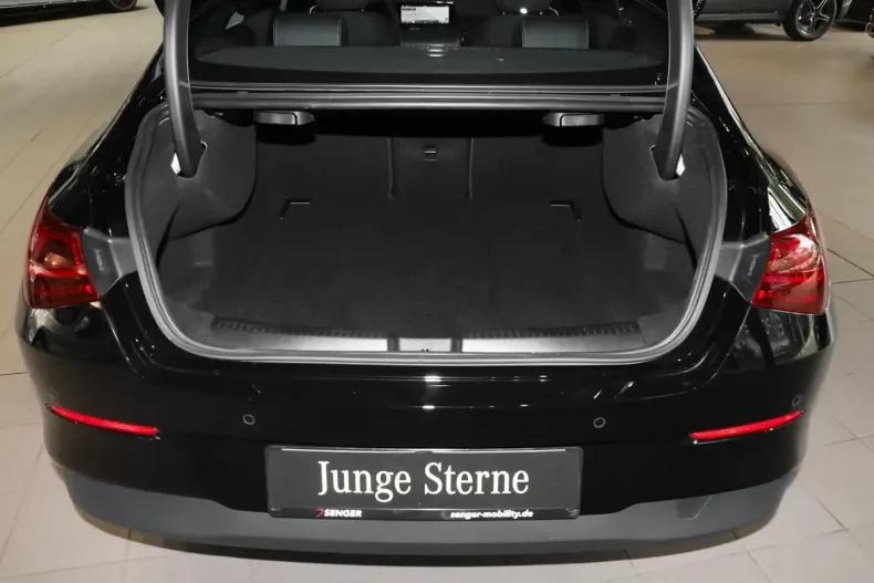 Mercedes-Benz CLA 180 din 2024 cu 14.705 km - oferta MER143006 - foto 4