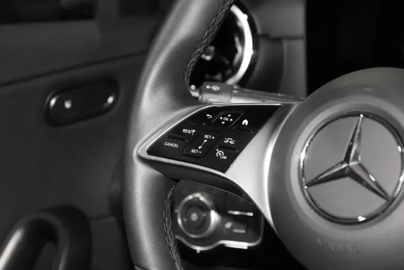 Mercedes-Benz CLA 180 din 2024 cu 14.705 km - oferta MER143006 - foto 12