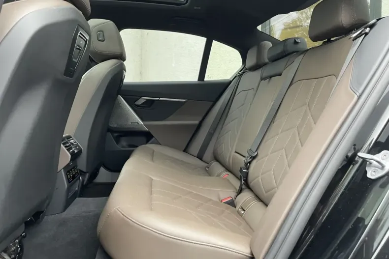 BMW 520 din 2024 cu 27.054 km - oferta BMW143028 - foto 20