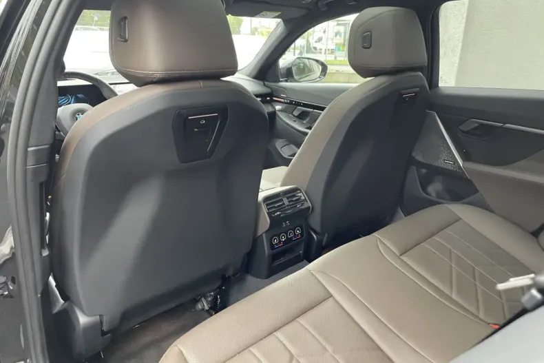 BMW 520 din 2024 cu 27.054 km - oferta BMW143028 - foto 21