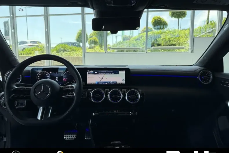 Mercedes-Benz CLA 180 din 2024 cu 22.300 km - oferta MER143043 - foto 12