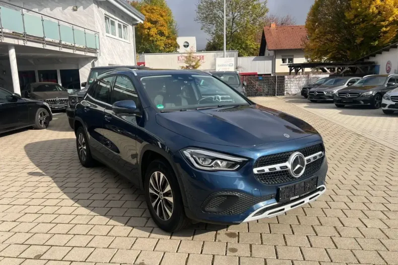 Mercedes-Benz GLA 200 din 2022 cu 41.998 km - oferta MER143047 - foto 2