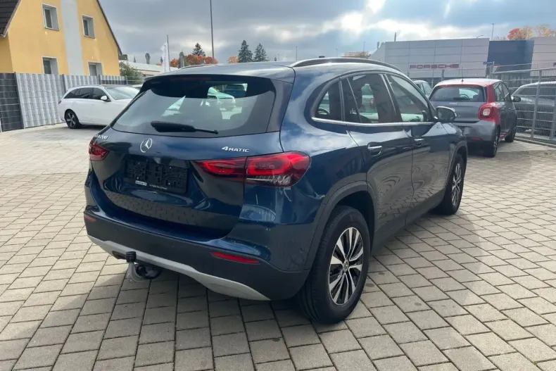 Mercedes-Benz GLA 200 din 2022 cu 41.998 km - oferta MER143047 - foto 5