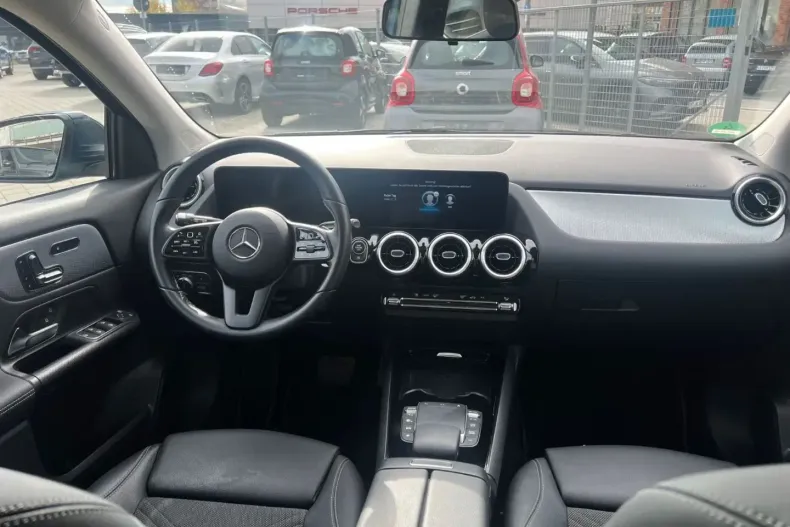 Mercedes-Benz GLA 200 din 2022 cu 41.998 km - oferta MER143047 - foto 16