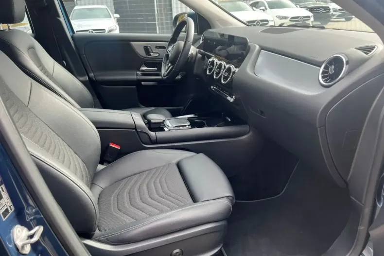 Mercedes-Benz GLA 200 din 2022 cu 41.998 km - oferta MER143047 - foto 18