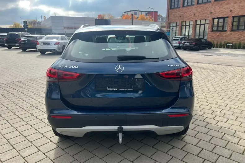 Mercedes-Benz GLA 200 din 2022 cu 41.998 km - oferta MER143047 - foto 20