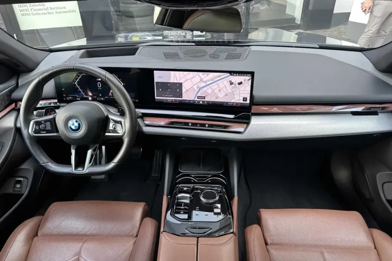 BMW 550 din 2024 cu 41.508 km - oferta BMW143067 - foto 8