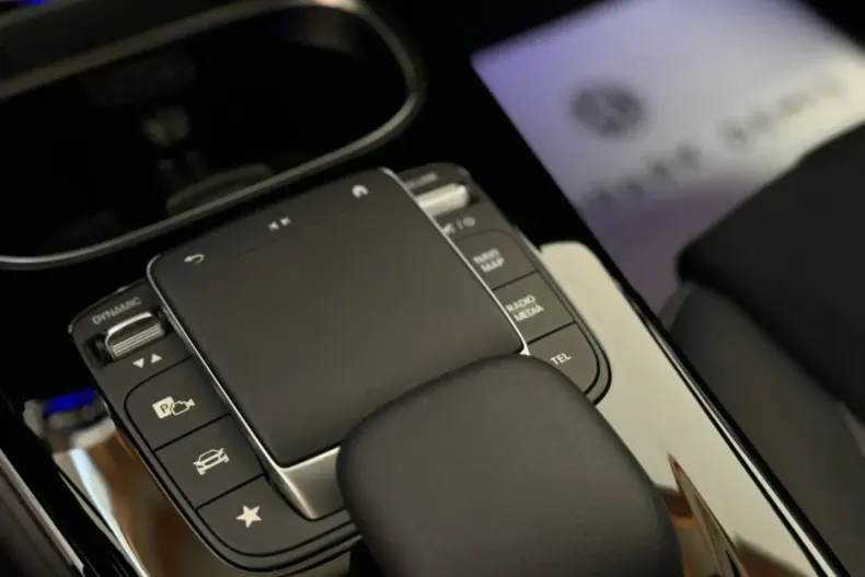 Mercedes-Benz CLA 250 din 2021 cu 74.700 km - oferta MER143072 - foto 21