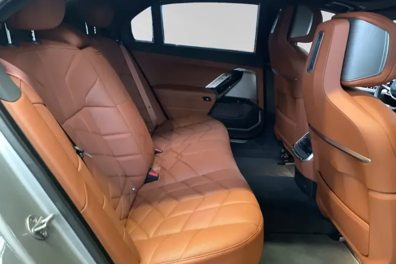 BMW 750 din 2023 cu 38.300 km - oferta BMW143076 - foto 11