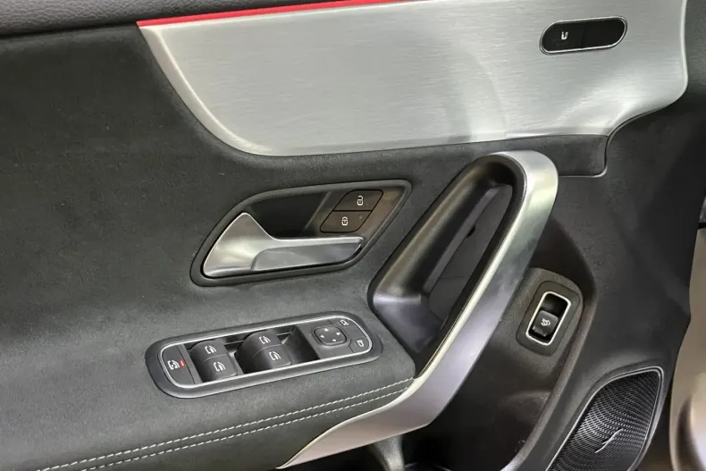 Mercedes-Benz CLA 200 din 2021 cu 82.292 km - oferta MER143077 - foto 10