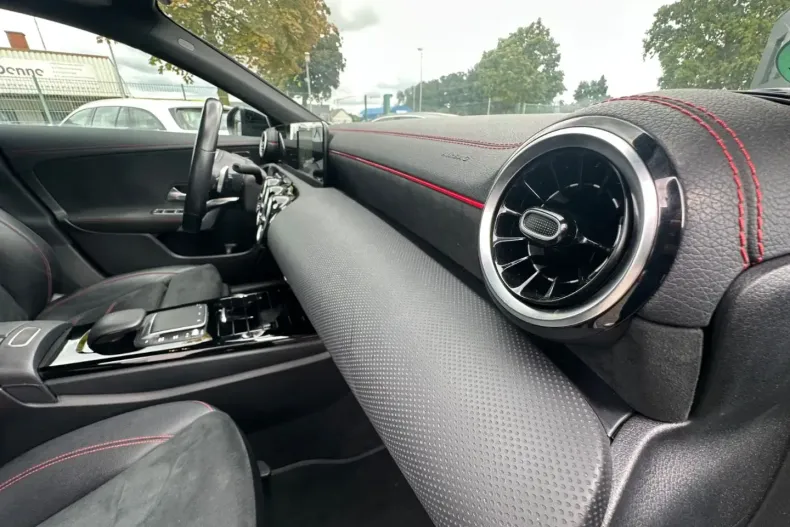 Mercedes-Benz CLA 250 din 2021 cu 91.000 km - oferta MER143088 - foto 13