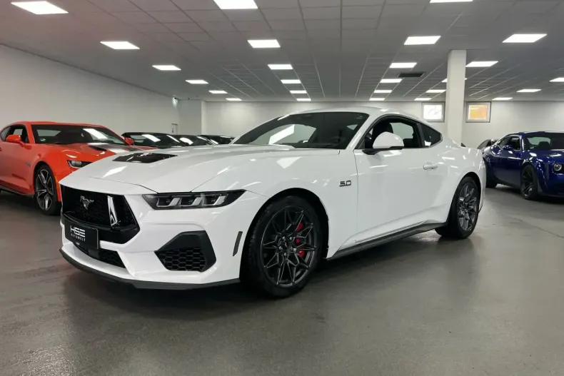 Ford Mustang din 2024 cu 14.000 km - oferta FOR143102 - foto 1