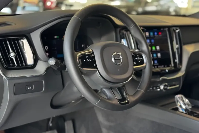 Volvo XC60 din 2023 cu 90.210 km - oferta VOL143105 - foto 11