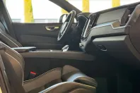 Volvo XC60 din 2023 cu 90.210 km - oferta VOL143105 - foto 13