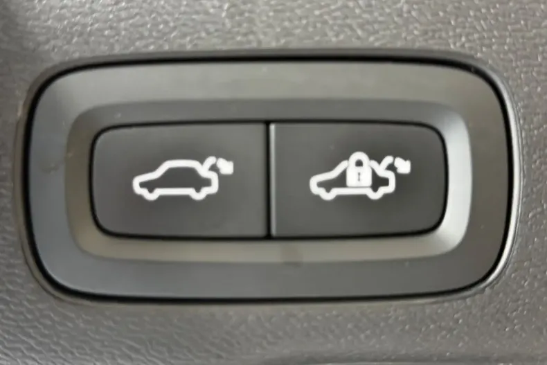 Volvo XC60 din 2023 cu 90.210 km - oferta VOL143105 - foto 21