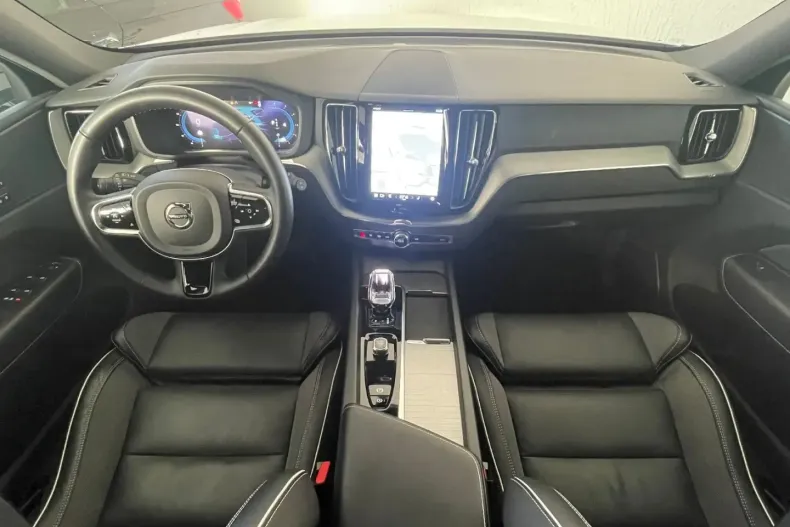 Volvo XC60 din 2023 cu 64.270 km - oferta VOL143106 - foto 7