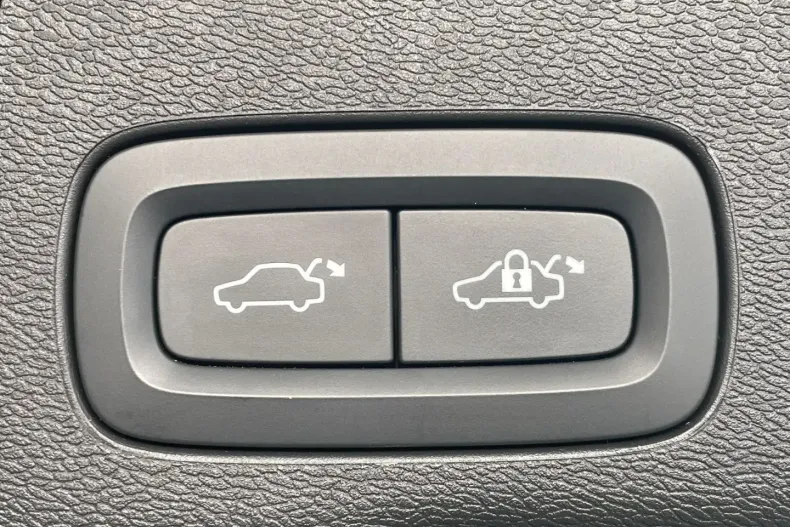 Volvo XC60 din 2023 cu 64.270 km - oferta VOL143106 - foto 12