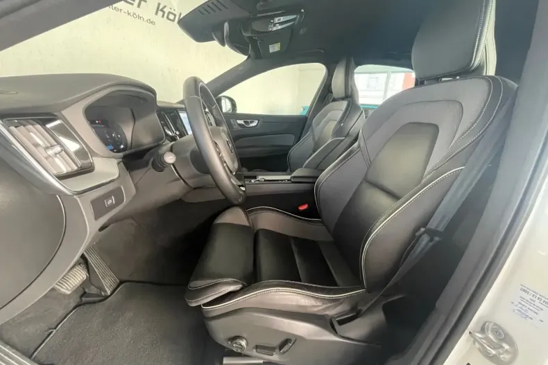 Volvo XC60 din 2023 cu 64.270 km - oferta VOL143106 - foto 19