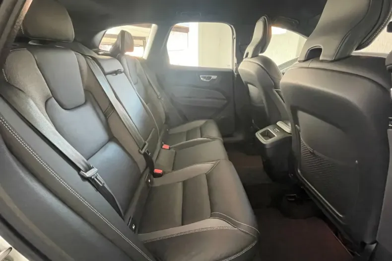 Volvo XC60 din 2023 cu 64.270 km - oferta VOL143106 - foto 20