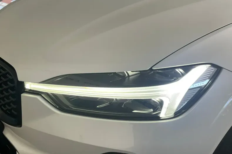 Volvo XC60 din 2023 cu 64.270 km - oferta VOL143106 - foto 25