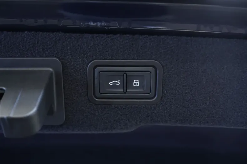 Audi A8 din 2023 cu 60.000 km - oferta AUD143117 - foto 43