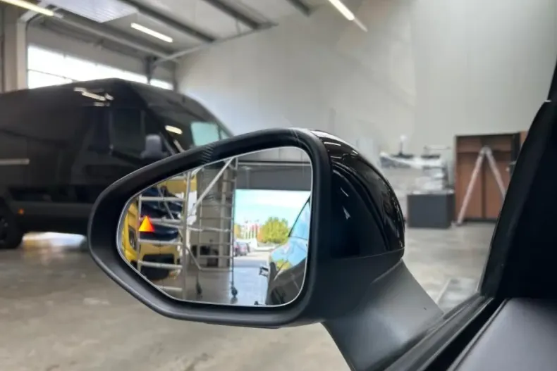 Mercedes-Benz CLA 250 din 2025 cu 10.100 km - oferta MER143144 - foto 13