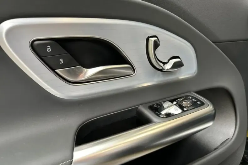 Mercedes-Benz CLA 250 din 2025 cu 10.100 km - oferta MER143144 - foto 15