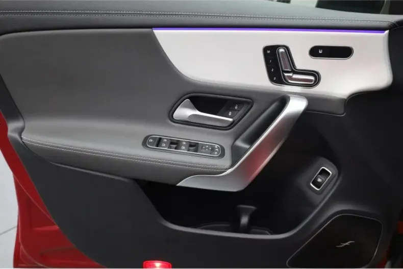 Mercedes-Benz CLA 45 AMG din 2024 cu 5.173 km - oferta MER143212 - foto 9