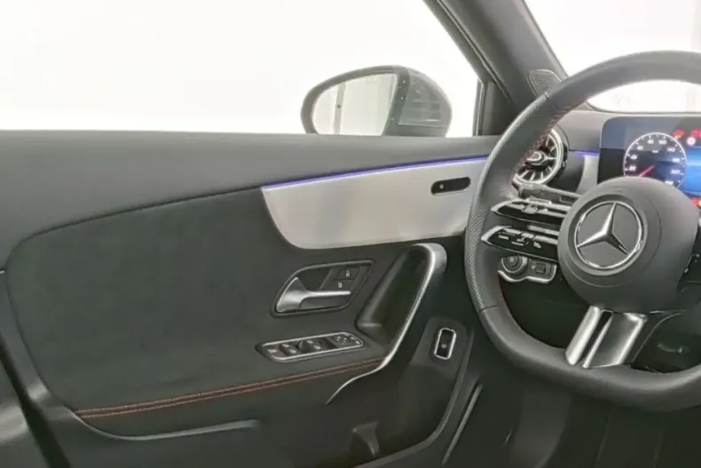 Mercedes-Benz A 180 din 2024 cu 17.291 km - oferta MER143216 - foto 5