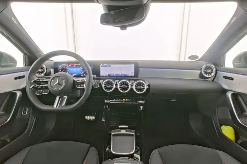 Mercedes-Benz A 180 din 2024 cu 17.291 km - oferta MER143216 - foto 6